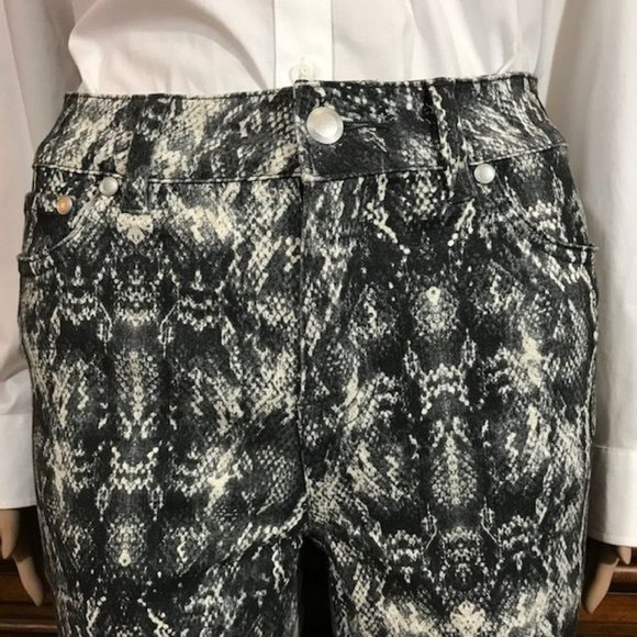 Suko Jeans Platinum Snake Stretch Cotton Blend Raw Edge Hem Jean - Picture 6 of 14